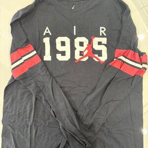 Jordan Men s Navy and Black T-shirt